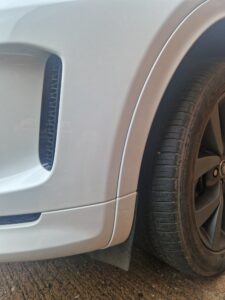 Range Rover Bumper Repair - Minor Scuff In Paintwork - Dire Scrapes